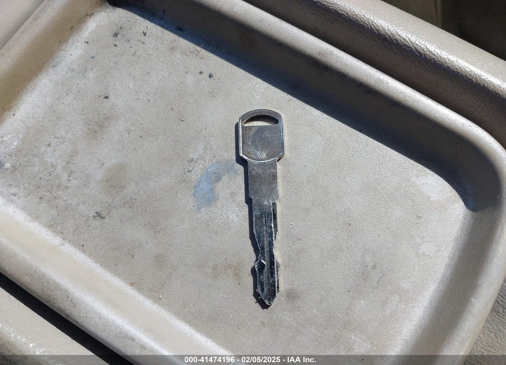 1997 GMC YUKON SLE VIN: 1GKEC13R0VJ744958
