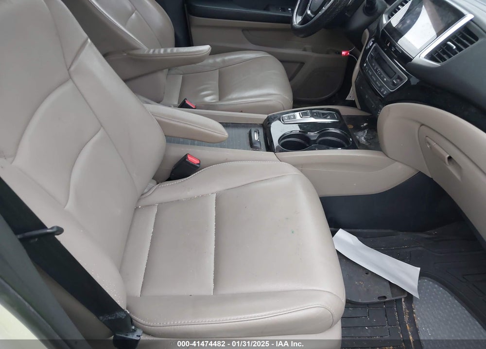 2017 HONDA PILOT VIN: 5FNYF5H94HB005653