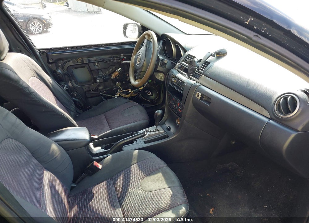 2005 MAZDA 3 S VIN: JM1BK123951255389