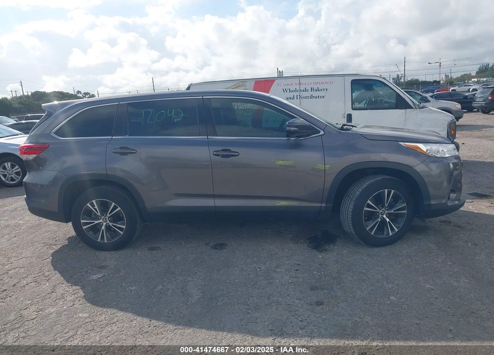 2019 TOYOTA HIGHLANDER VIN: 5TDZZRFH7KS290610
