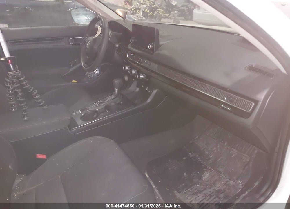 2022 HONDA CIVIC LX VIN: 2HGFE2F22NH549199