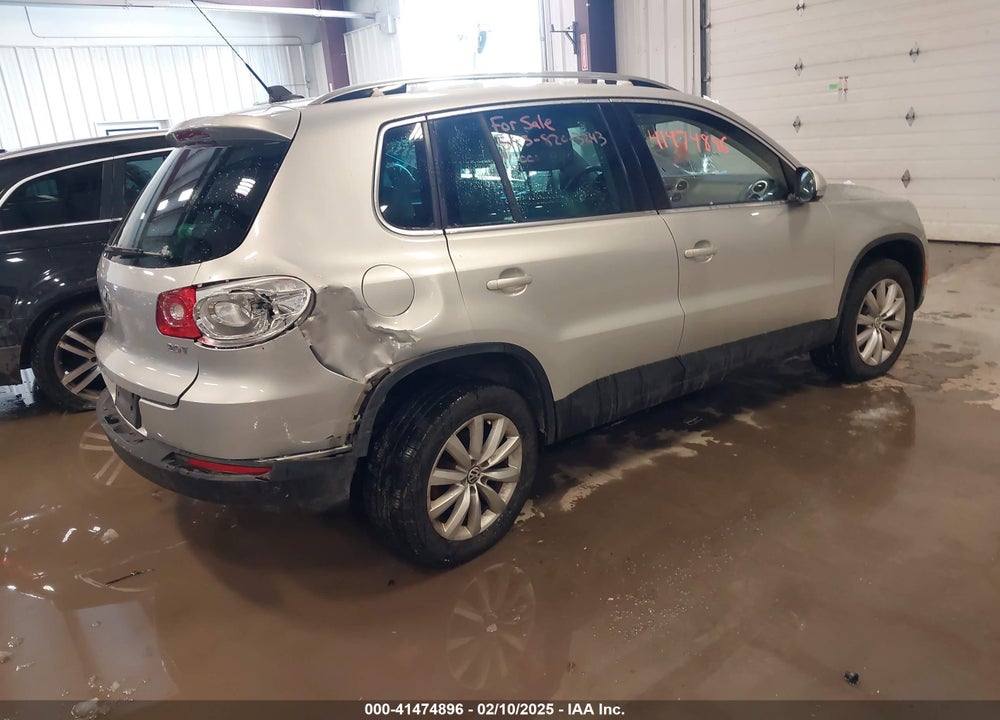 2011 VOLKSWAGEN TIGUAN S/SE/SEL VIN: WVGAV7AXXBW503184