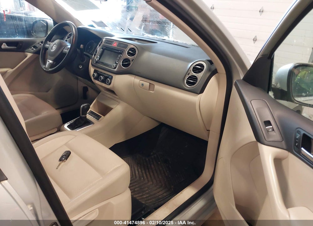 2011 VOLKSWAGEN TIGUAN S/SE/SEL VIN: WVGAV7AXXBW503184
