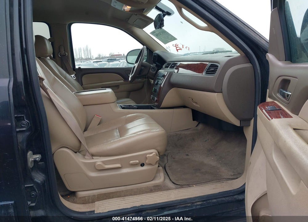 2011 CHEVROLET TAHOE LT VIN: 1GNSKBE0XBR210263