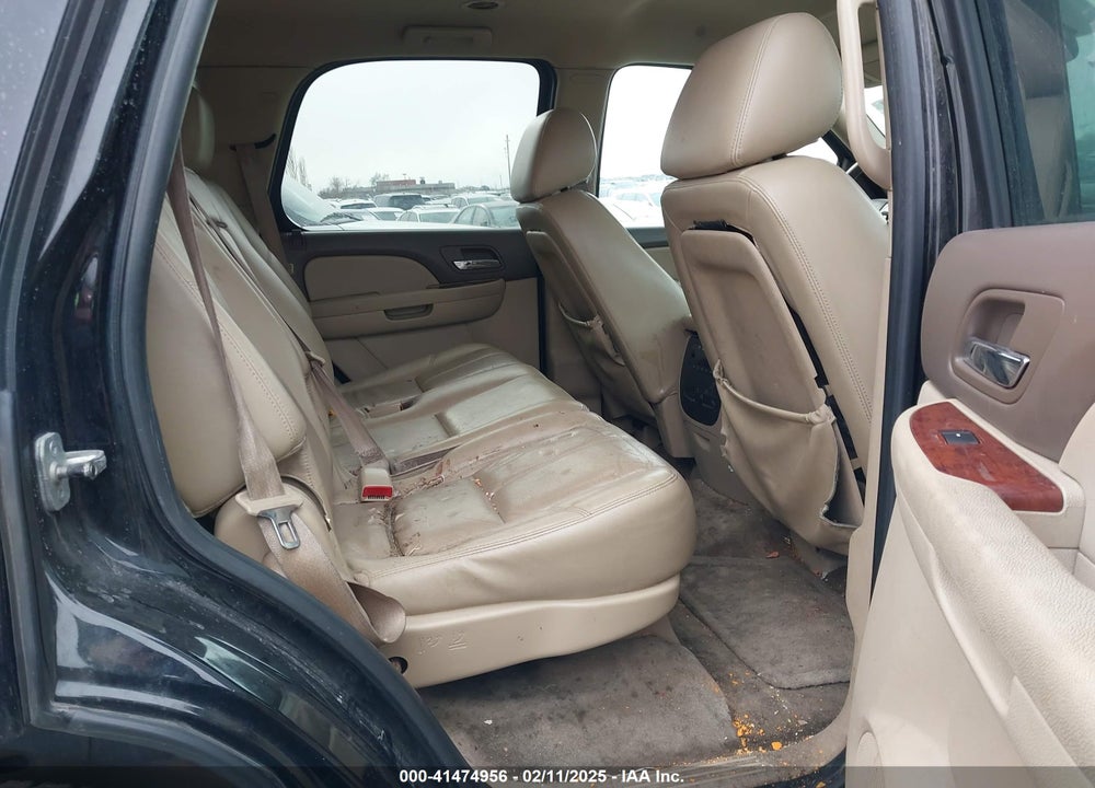 2011 CHEVROLET TAHOE LT VIN: 1GNSKBE0XBR210263