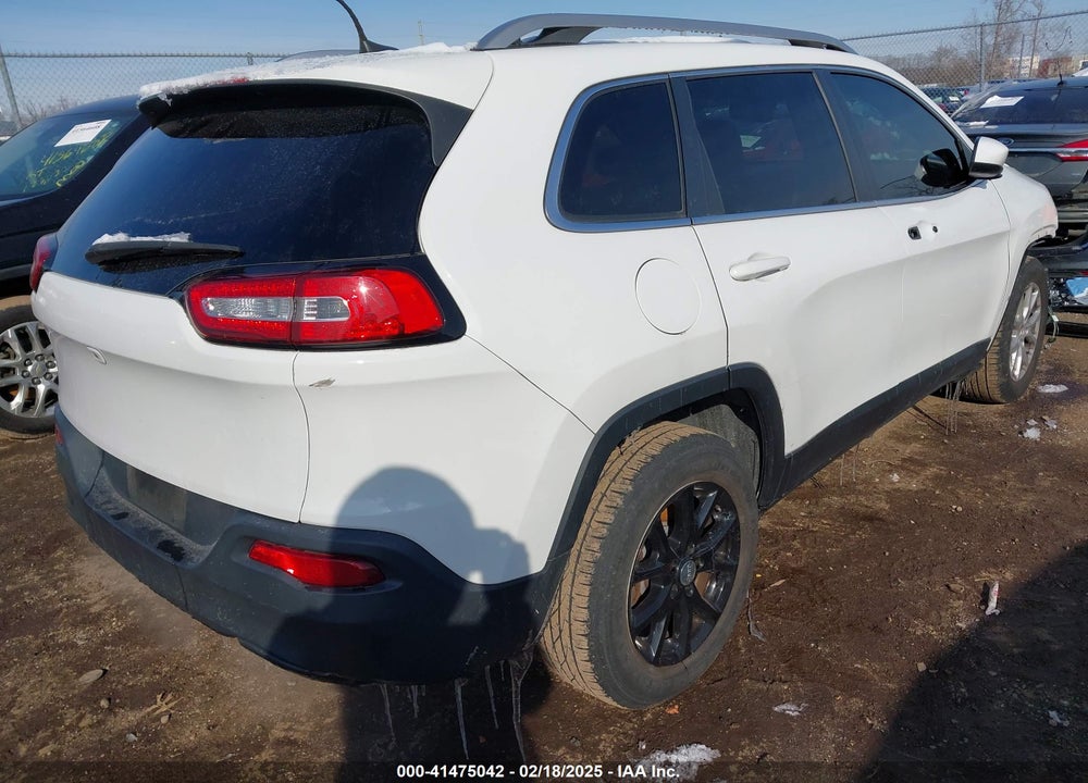 2017 JEEP CHEROKEE LATITUDE 4X4 VIN: 1C4PJMCBXHW529884