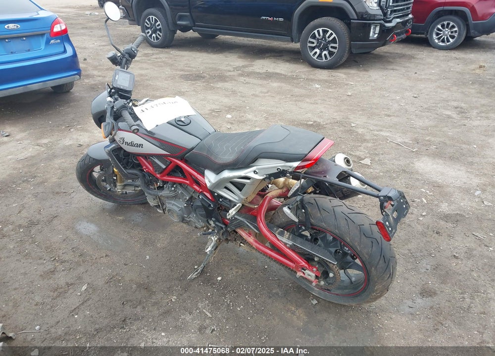 2022 INDIAN MOTORCYCLE CO. FTR R CARBON VIN: 56KRZR254N3175152