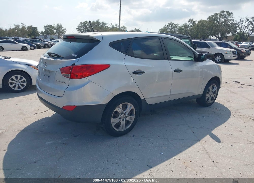 2011 HYUNDAI TUCSON GL VIN: KM8JT3AB2BU292934