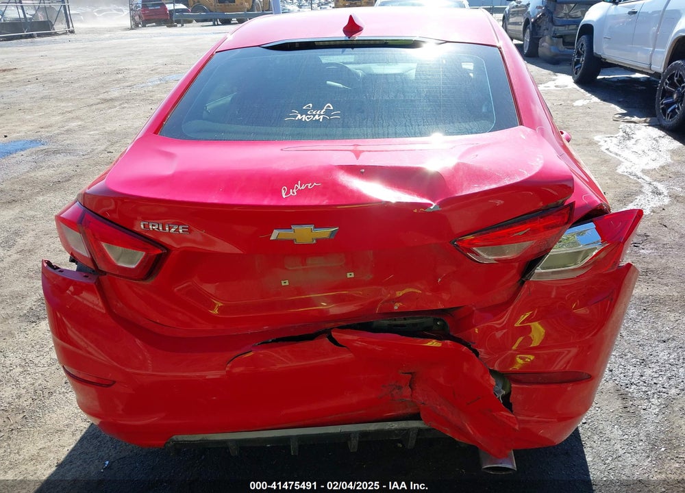 2019 CHEVROLET CRUZE VIN: 1G1BE5SM8K7134247