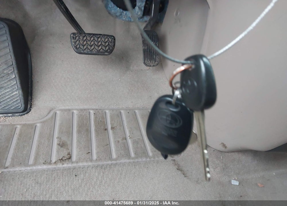 2004 TOYOTA SIENNA CE/LE VIN: 5TDZA23C74S124761