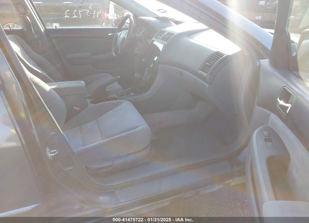2004 HONDA ACCORD 2.4 LX VIN: 3HGCM56394G707942