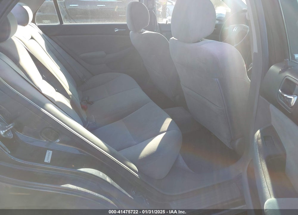 2004 HONDA ACCORD 2.4 LX VIN: 3HGCM56394G707942