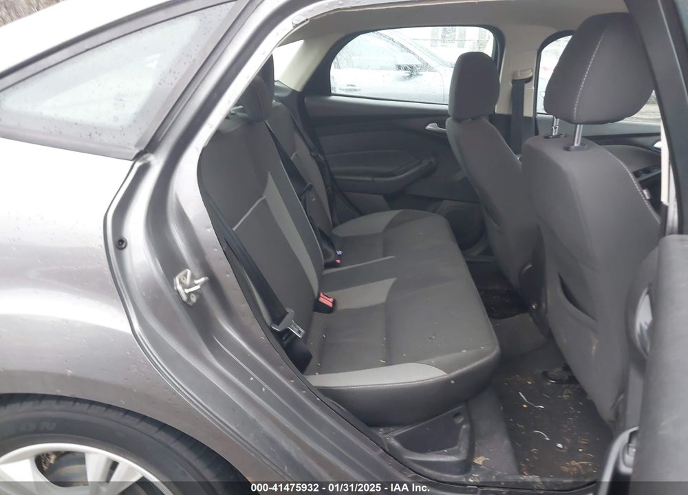 2013 FORD FOCUS VIN: 1FADP3F21DL250445