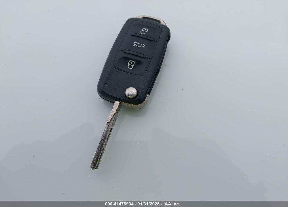 2012 VOLKSWAGEN EOS VIN: WVWBW7AH6CV011421
