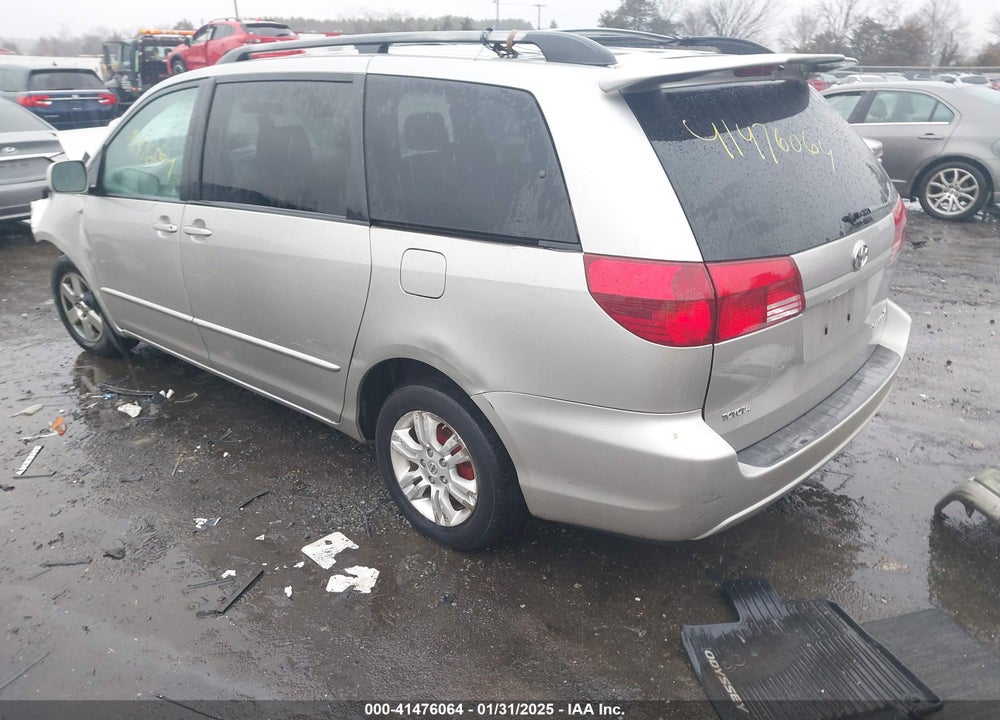 2005 TOYOTA SIENNA XLE VIN: 5TDZA22C45S385509