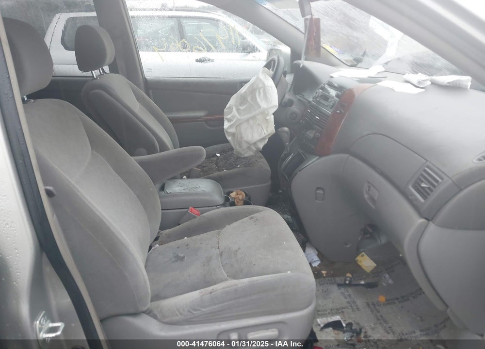 2005 TOYOTA SIENNA XLE VIN: 5TDZA22C45S385509
