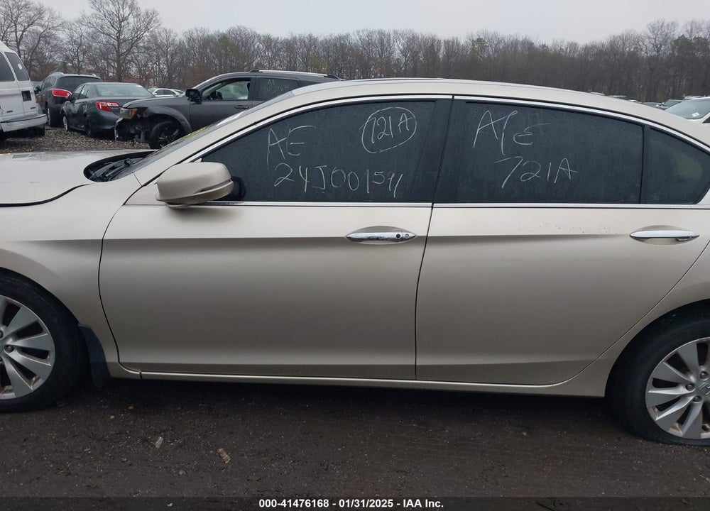 2013 HONDA ACCORD EX-L V-6 VIN: 1HGCR3F88DA015820