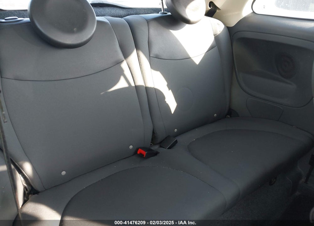 2015 FIAT 500 POP VIN: 3C3CFFAR2FT523161