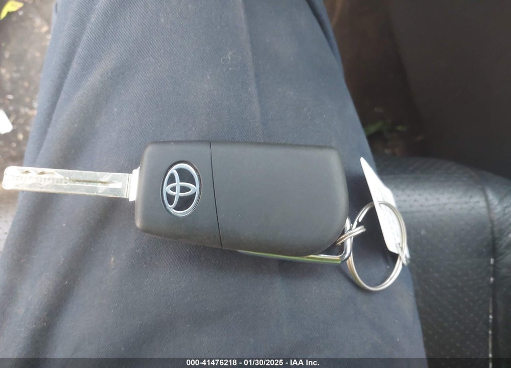 2019 TOYOTA RAV4 LE VIN: JTMG1RFV1KJ012240
