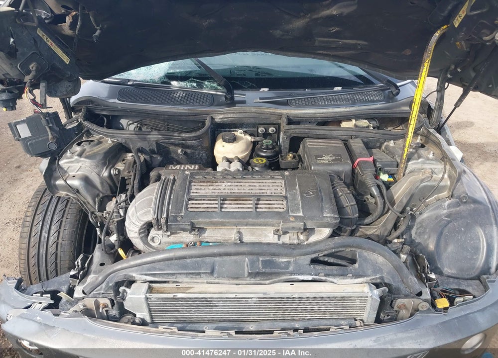 2003 MINI COOPER S VIN: WMWRE334X3TD70450