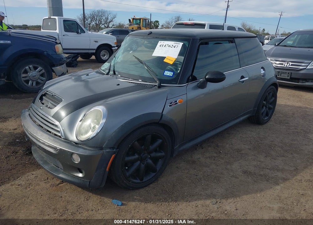 2003 MINI COOPER S VIN: WMWRE334X3TD70450