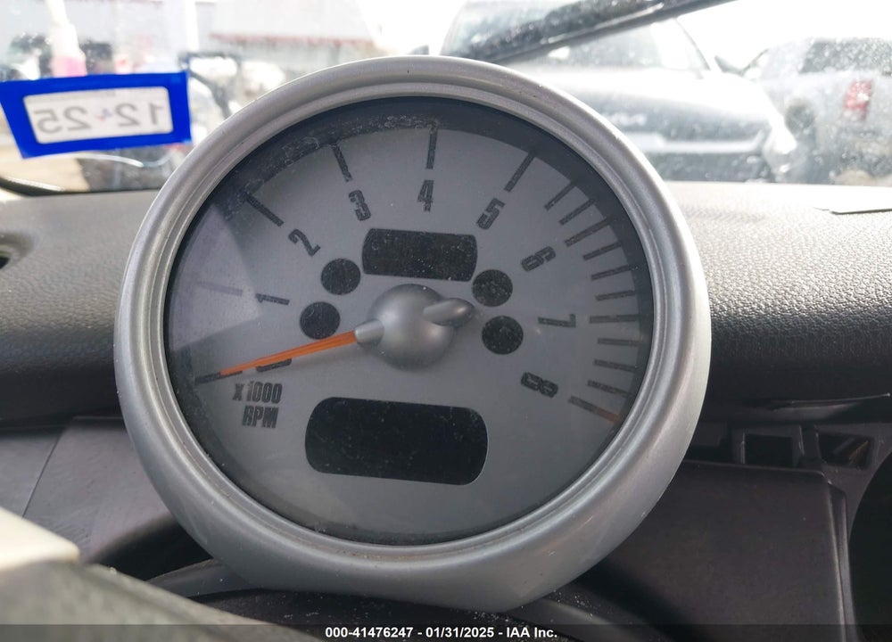 2003 MINI COOPER S VIN: WMWRE334X3TD70450