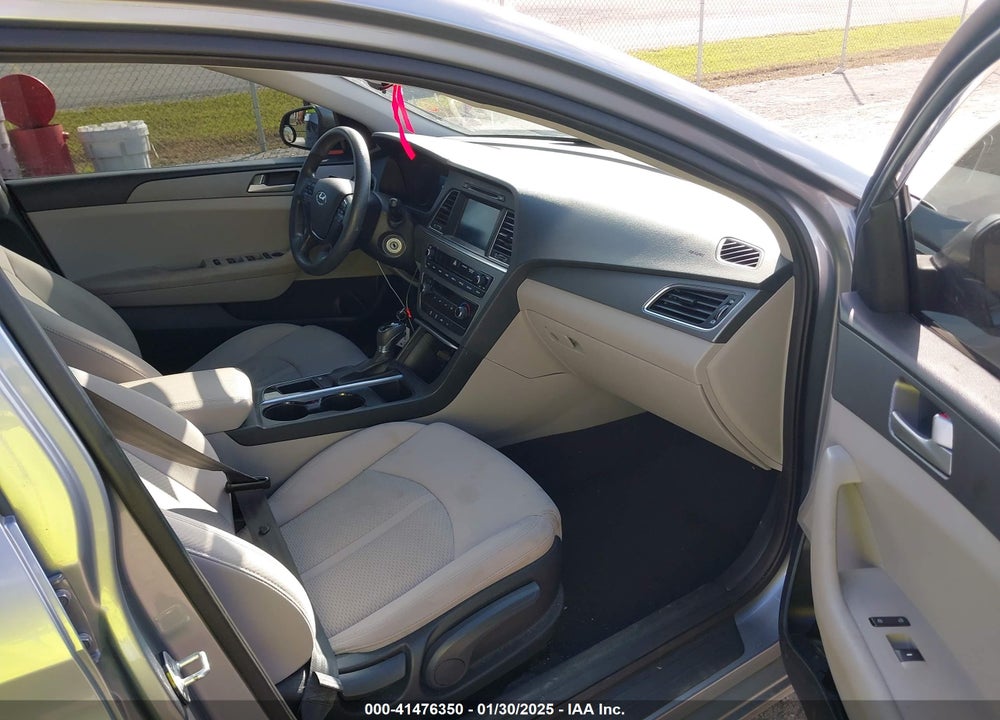 2016 HYUNDAI SONATA SE VIN: 5NPE24AF4GH295952