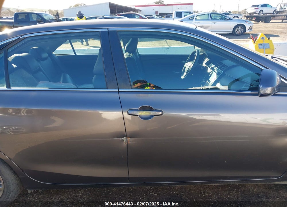 2017 TOYOTA CAMRY SE VIN: 4T1BF1FK4HU375492