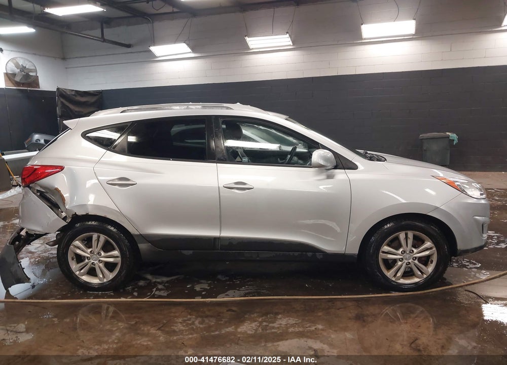 2011 HYUNDAI TUCSON GLS VIN: KM8JUCAC8BU207083