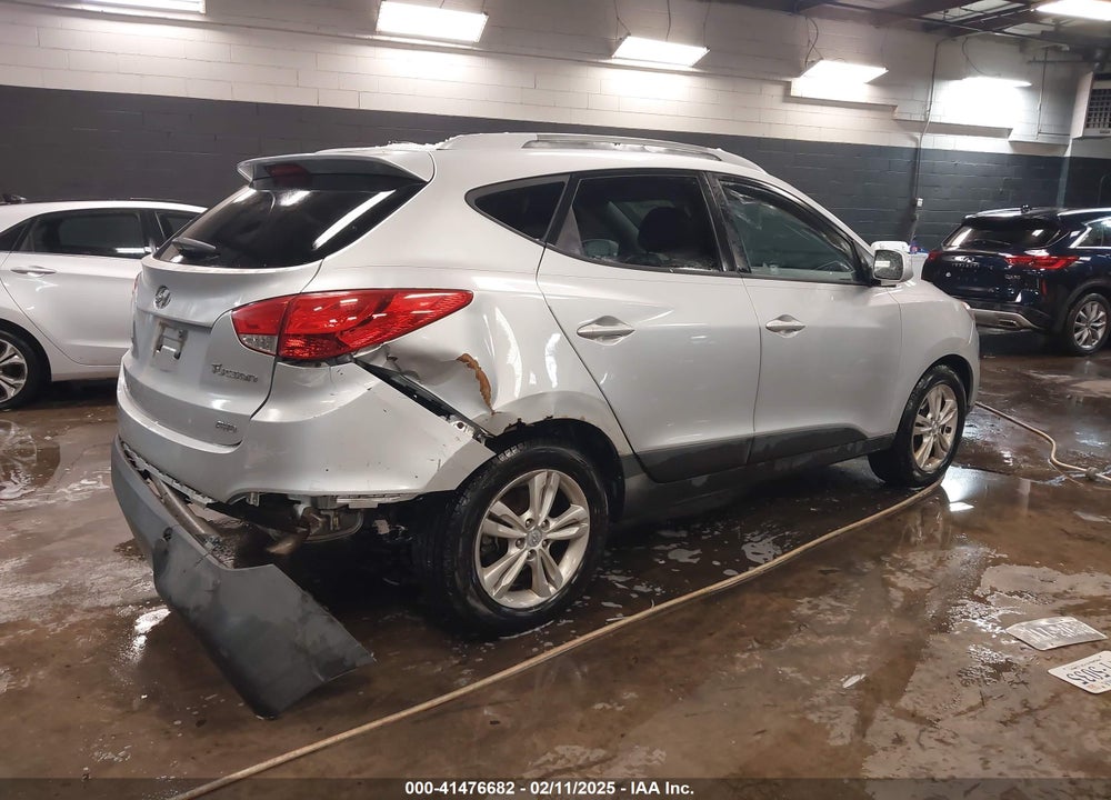 2011 HYUNDAI TUCSON GLS VIN: KM8JUCAC8BU207083
