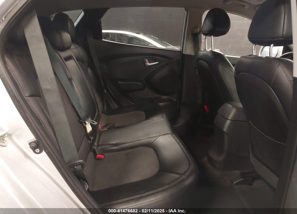 2011 HYUNDAI TUCSON GLS VIN: KM8JUCAC8BU207083