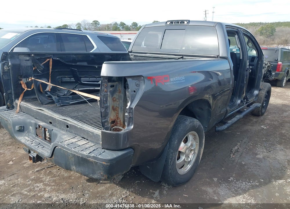 2013 TOYOTA TUNDRA GRADE 5.7L V8 VIN: 5TFUY5F10DX322321