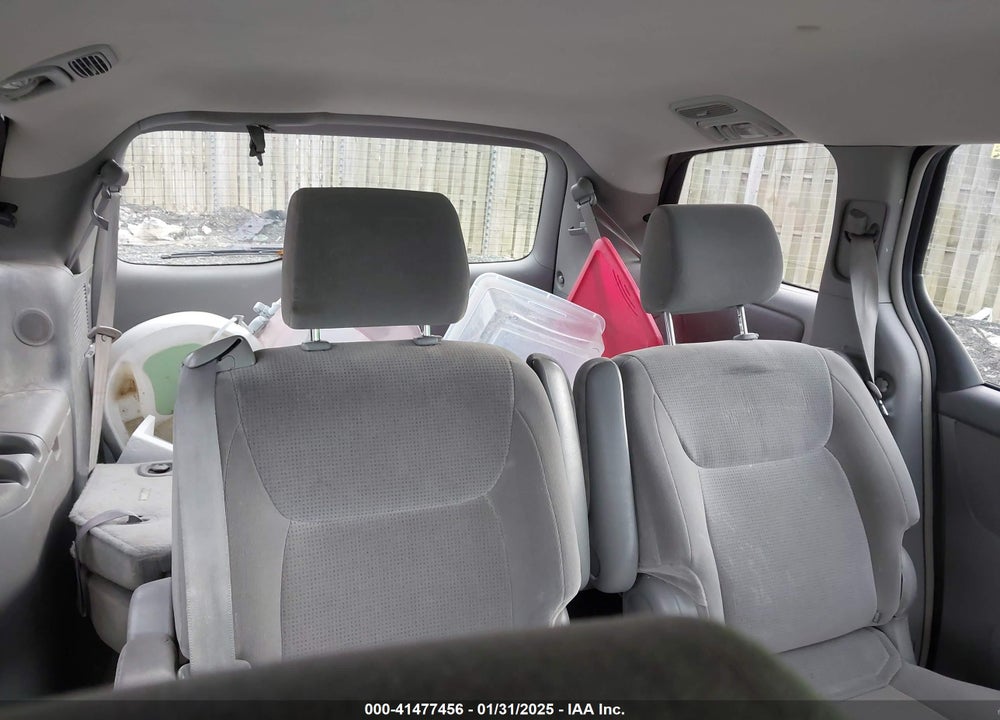 2004 TOYOTA SIENNA LE VIN: 5TDZA23C74S157775