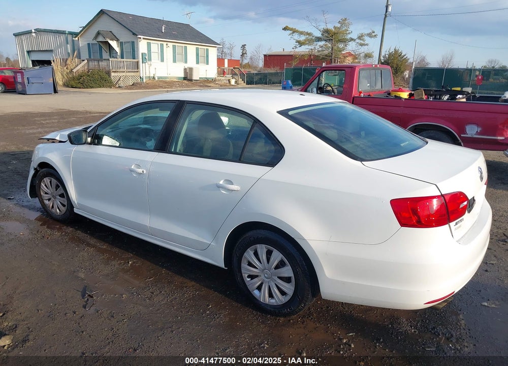 2011 VOLKSWAGEN JETTA 2.0L S VIN: 3VW2K7AJ9BM093570
