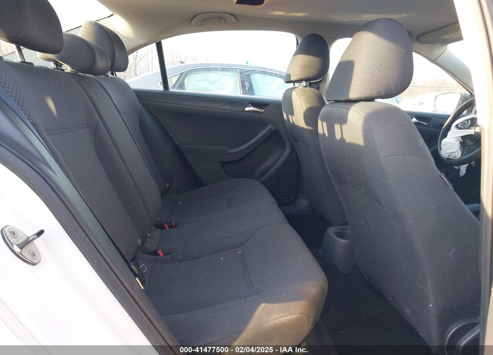 2011 VOLKSWAGEN JETTA 2.0L S VIN: 3VW2K7AJ9BM093570