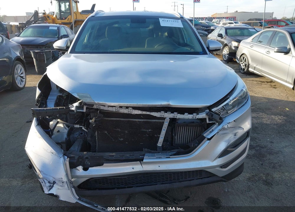 2017 HYUNDAI TUCSON VIN: KM8J33A24HU371773