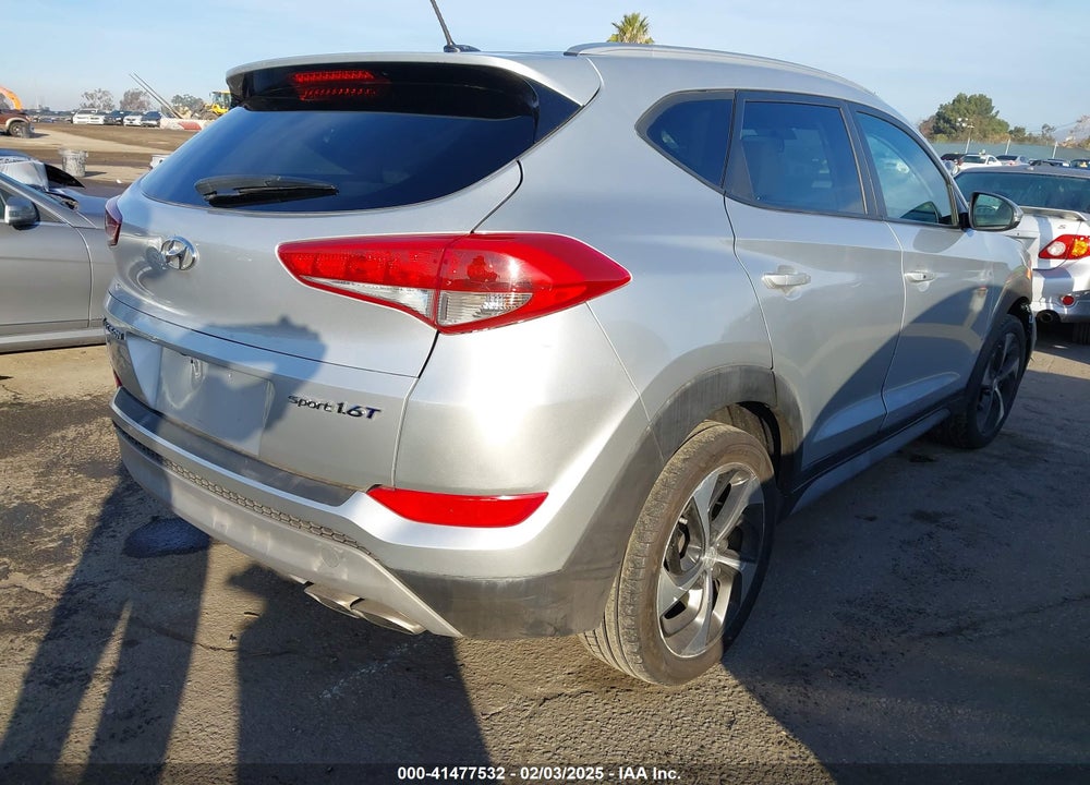 2017 HYUNDAI TUCSON VIN: KM8J33A24HU371773