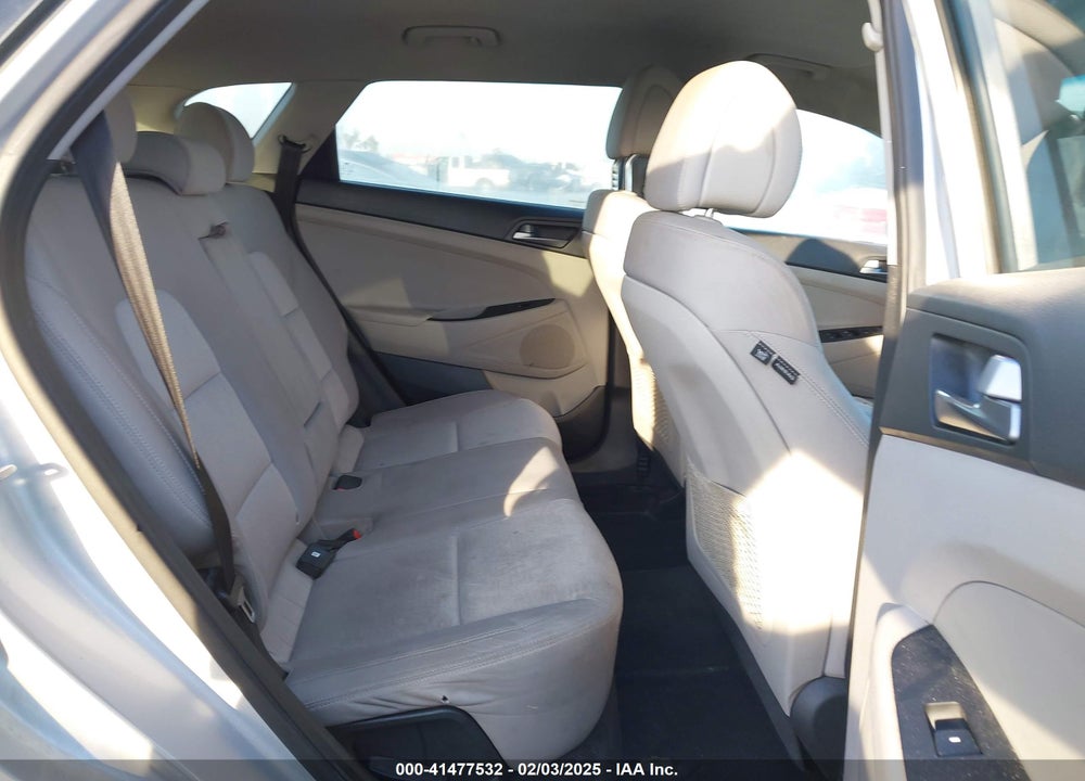 2017 HYUNDAI TUCSON VIN: KM8J33A24HU371773