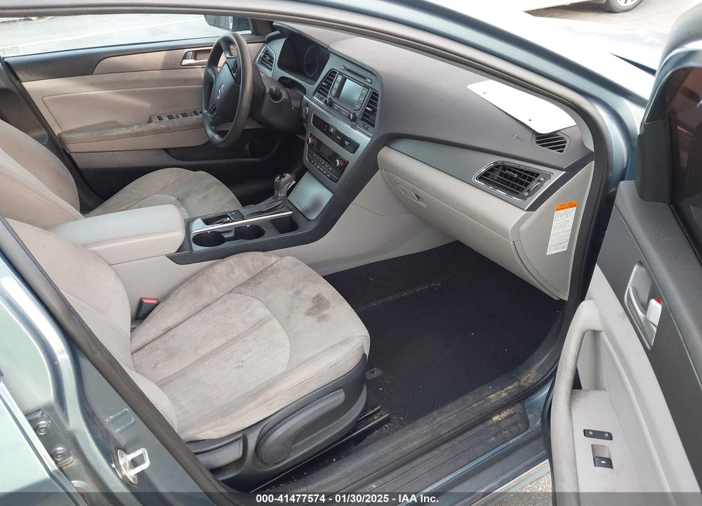 2016 HYUNDAI SONATA HYBRID SE VIN: KMHE24L10GA010863