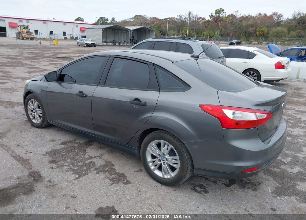 2013 FORD FOCUS VIN: 1FADP3E26DL349327