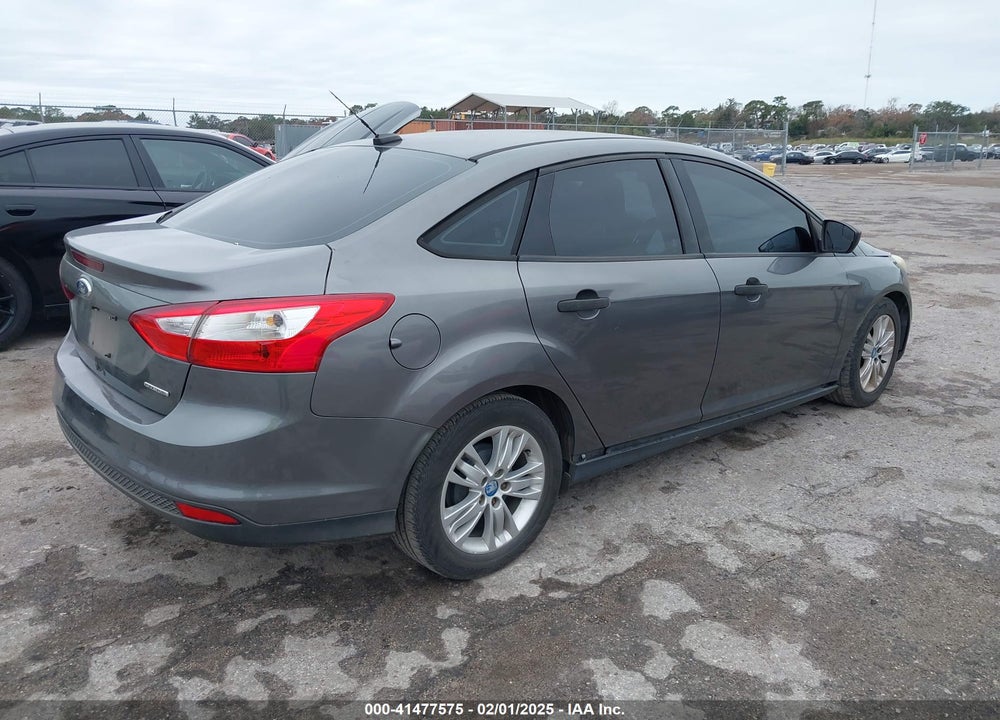 2013 FORD FOCUS VIN: 1FADP3E26DL349327