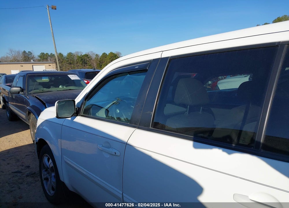 2015 HONDA PILOT VIN: 5FNYF4H56FB073781