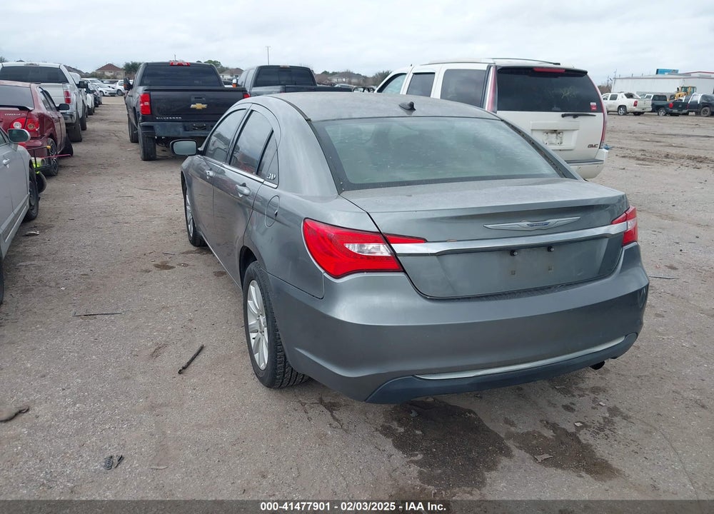 2013 CHRYSLER 200 VIN: 1C3CCBBB4DN557408
