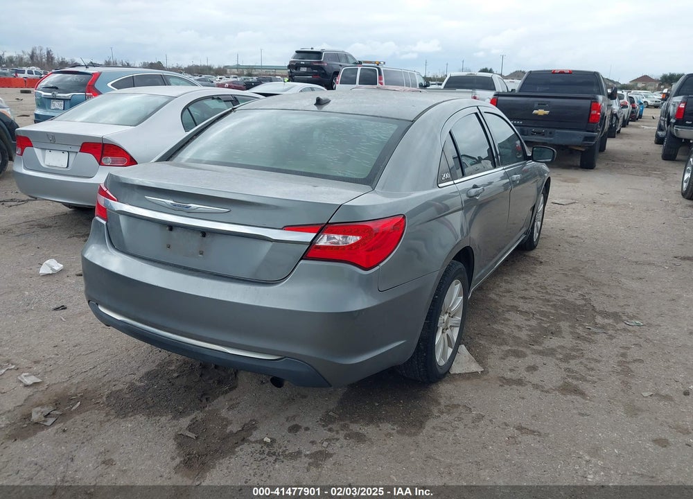 2013 CHRYSLER 200 VIN: 1C3CCBBB4DN557408