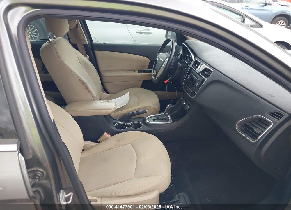 2013 CHRYSLER 200 VIN: 1C3CCBBB4DN557408