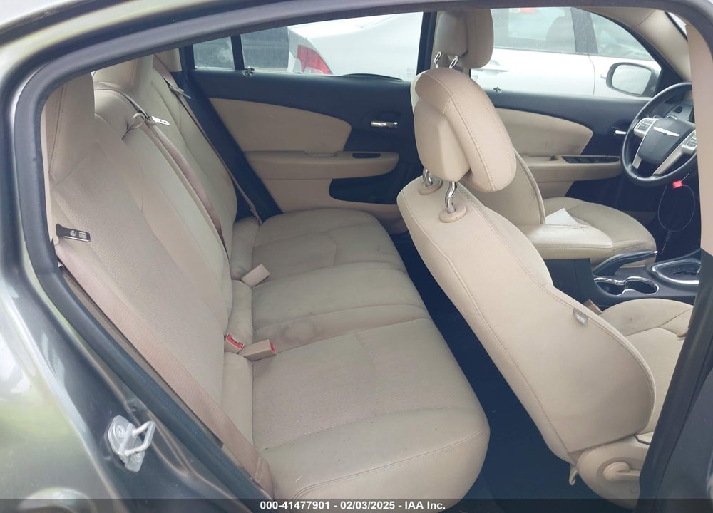 2013 CHRYSLER 200 VIN: 1C3CCBBB4DN557408