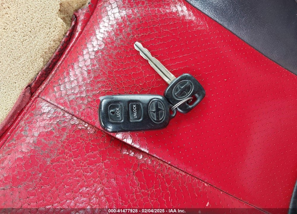 2005 SCION XB VIN: JTLKT324350182550