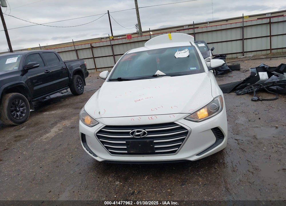 2018 HYUNDAI ELANTRA VIN: 5NPD84LF4JH348485