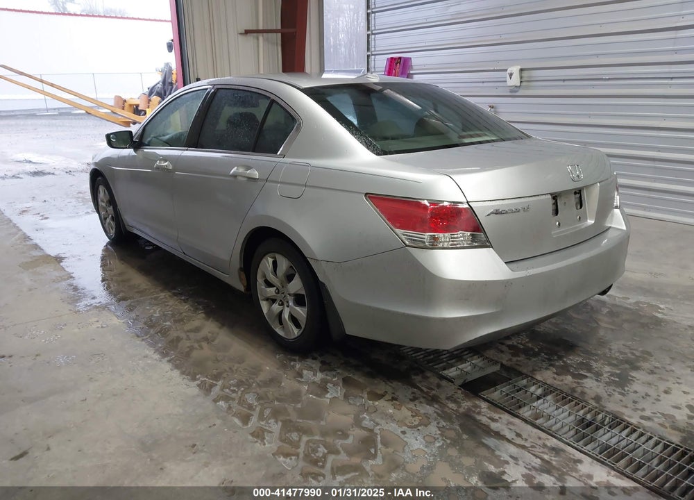 2008 HONDA ACCORD VIN: 1HGCP26818A069451