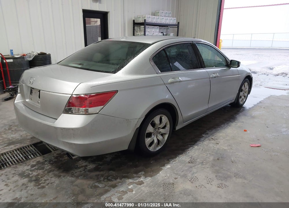 2008 HONDA ACCORD VIN: 1HGCP26818A069451